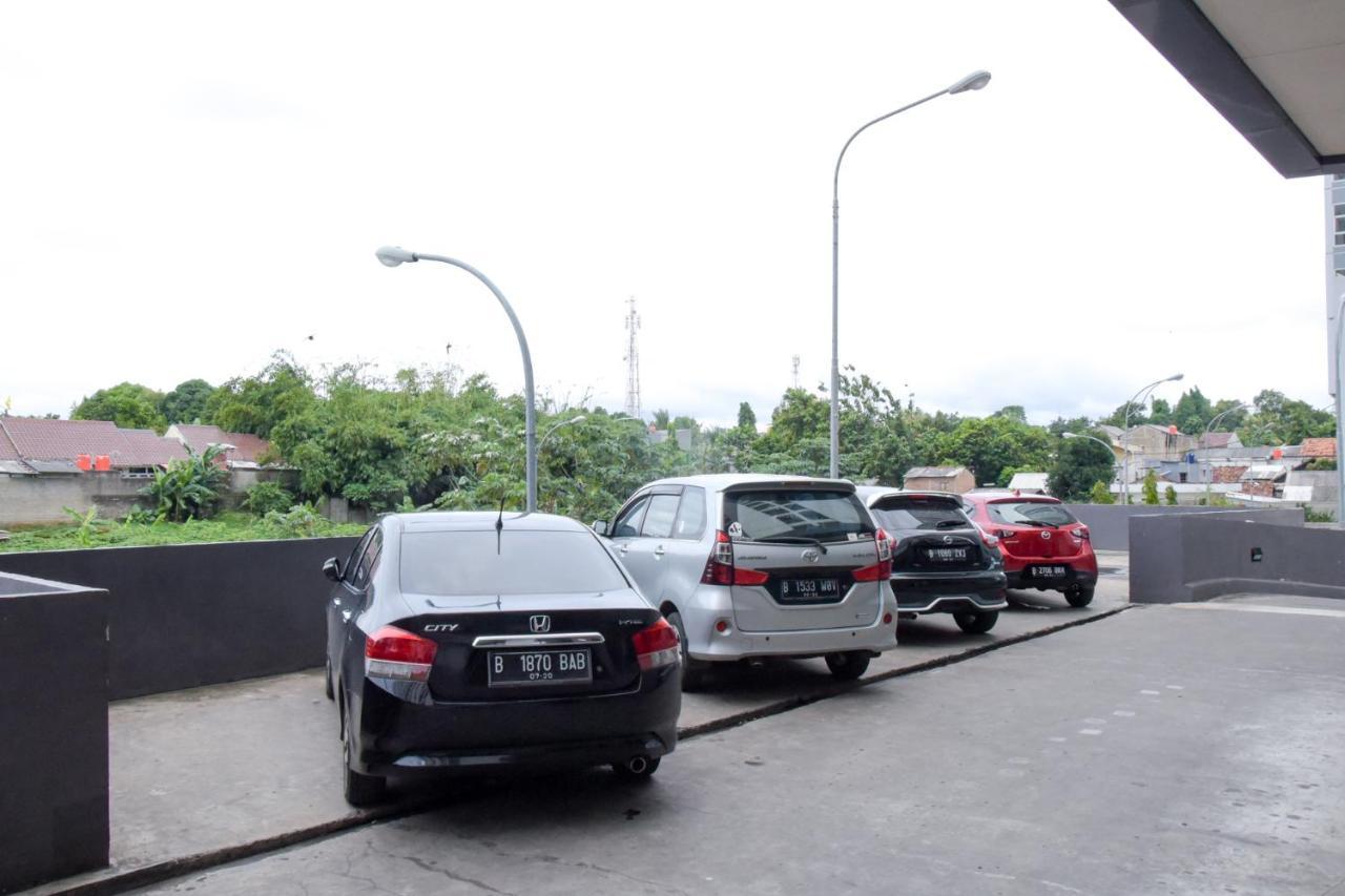 Reddoorz Apartment @ Serpong Green View Tangerang Buitenkant foto
